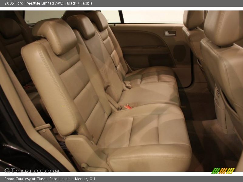 Black / Pebble 2005 Ford Freestyle Limited AWD