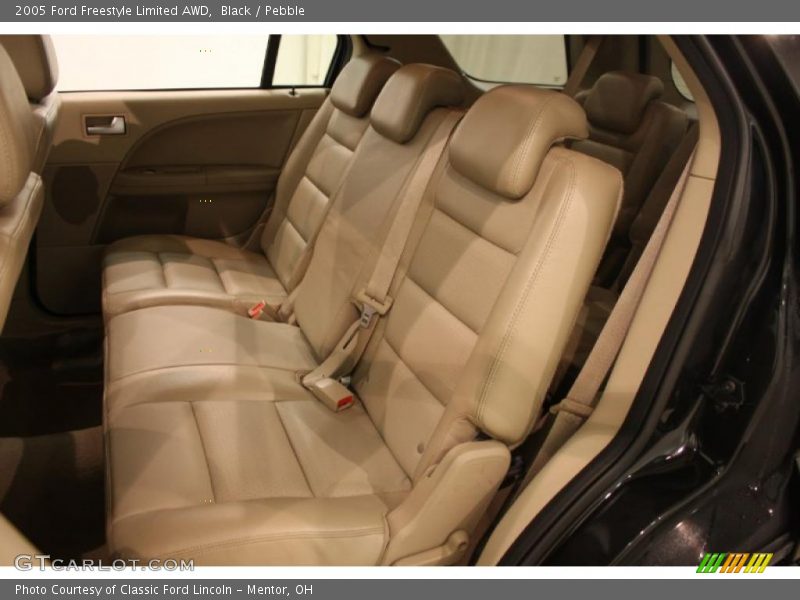 Black / Pebble 2005 Ford Freestyle Limited AWD