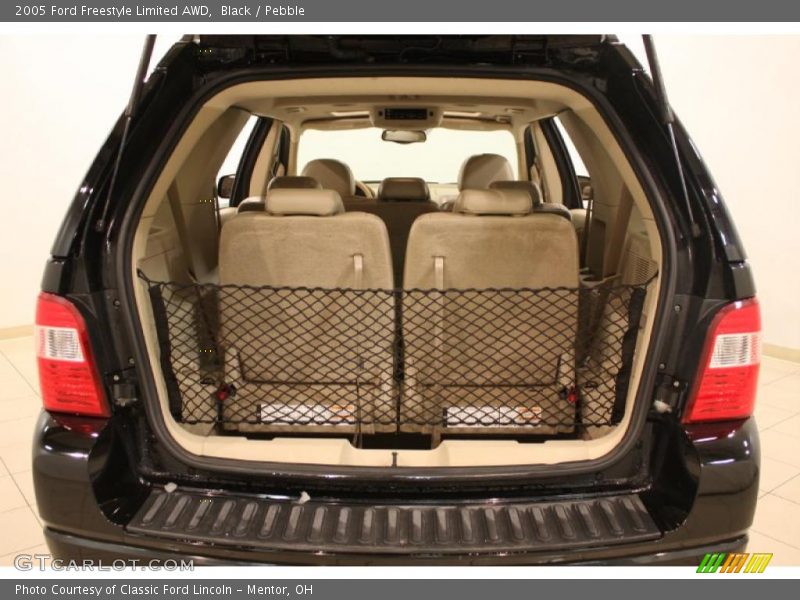 Black / Pebble 2005 Ford Freestyle Limited AWD