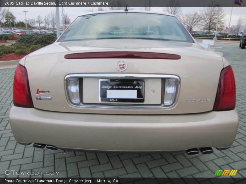 Light Cashmere / Cashmere 2005 Cadillac DeVille Sedan