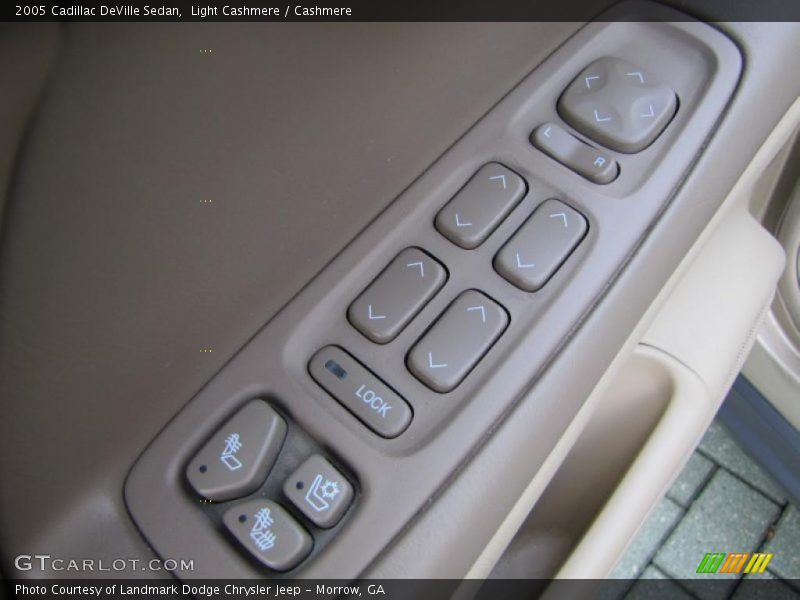 Light Cashmere / Cashmere 2005 Cadillac DeVille Sedan