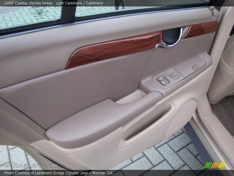 Light Cashmere / Cashmere 2005 Cadillac DeVille Sedan