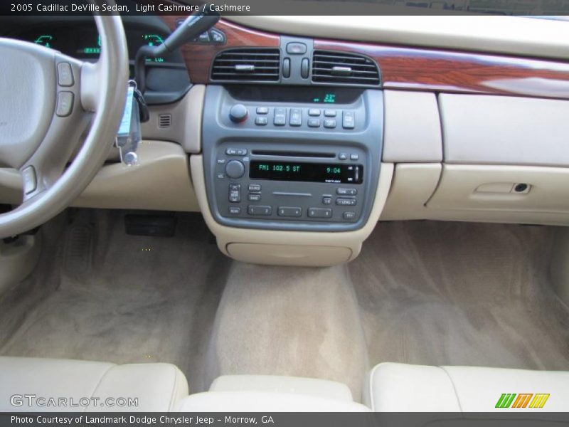 Light Cashmere / Cashmere 2005 Cadillac DeVille Sedan