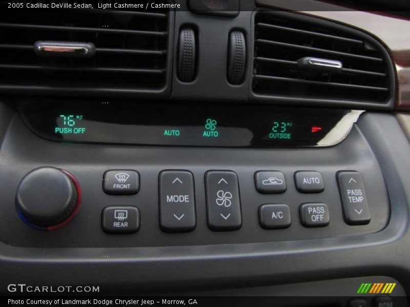 Light Cashmere / Cashmere 2005 Cadillac DeVille Sedan