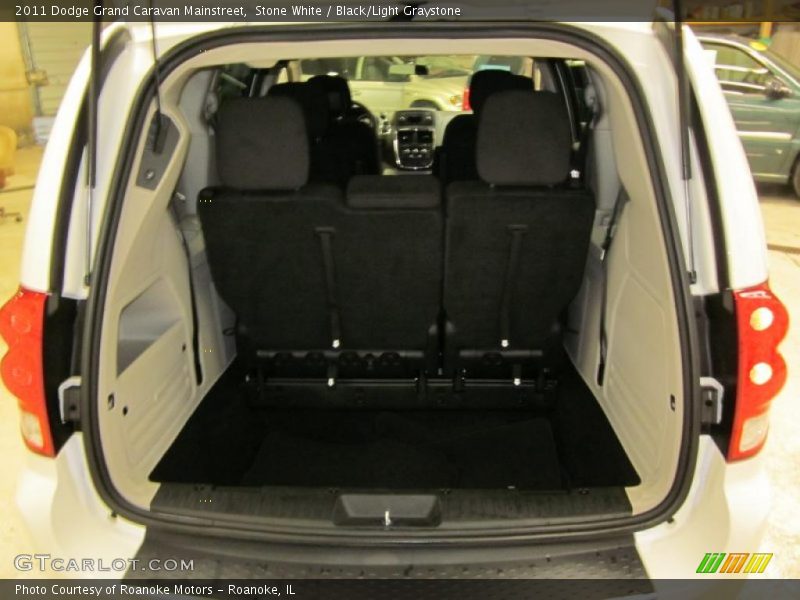Stone White / Black/Light Graystone 2011 Dodge Grand Caravan Mainstreet