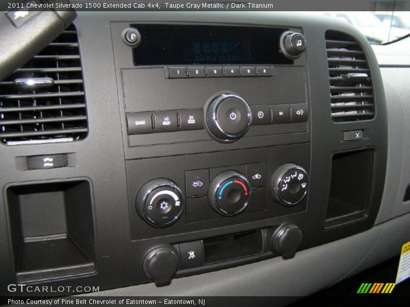 Controls of 2011 Silverado 1500 Extended Cab 4x4