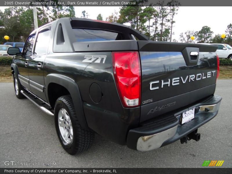 Dark Gray Metallic / Gray/Dark Charcoal 2005 Chevrolet Avalanche Z71 4x4