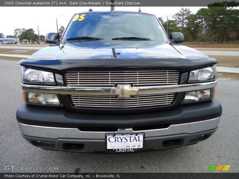 Dark Gray Metallic / Gray/Dark Charcoal 2005 Chevrolet Avalanche Z71 4x4