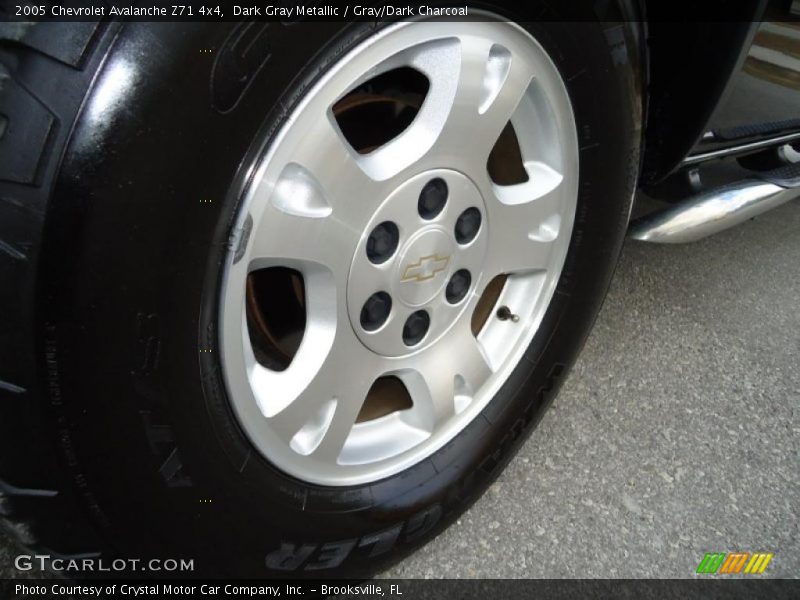 Dark Gray Metallic / Gray/Dark Charcoal 2005 Chevrolet Avalanche Z71 4x4