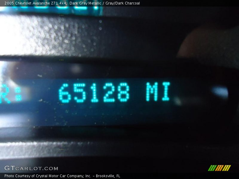 Dark Gray Metallic / Gray/Dark Charcoal 2005 Chevrolet Avalanche Z71 4x4