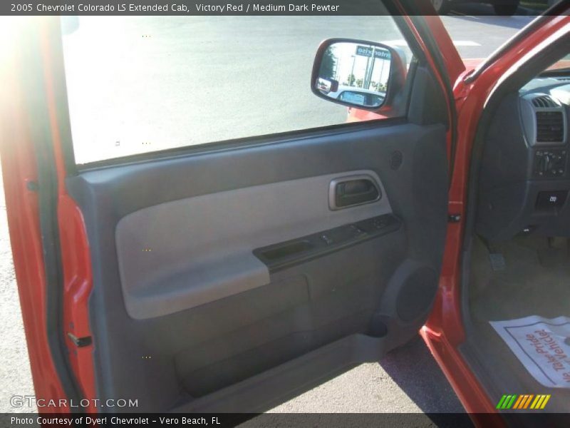 Victory Red / Medium Dark Pewter 2005 Chevrolet Colorado LS Extended Cab