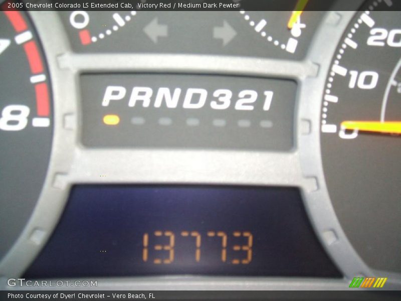 Victory Red / Medium Dark Pewter 2005 Chevrolet Colorado LS Extended Cab