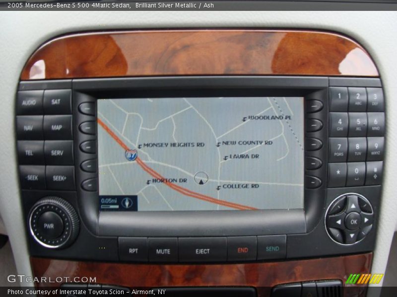 Navigation of 2005 S 500 4Matic Sedan