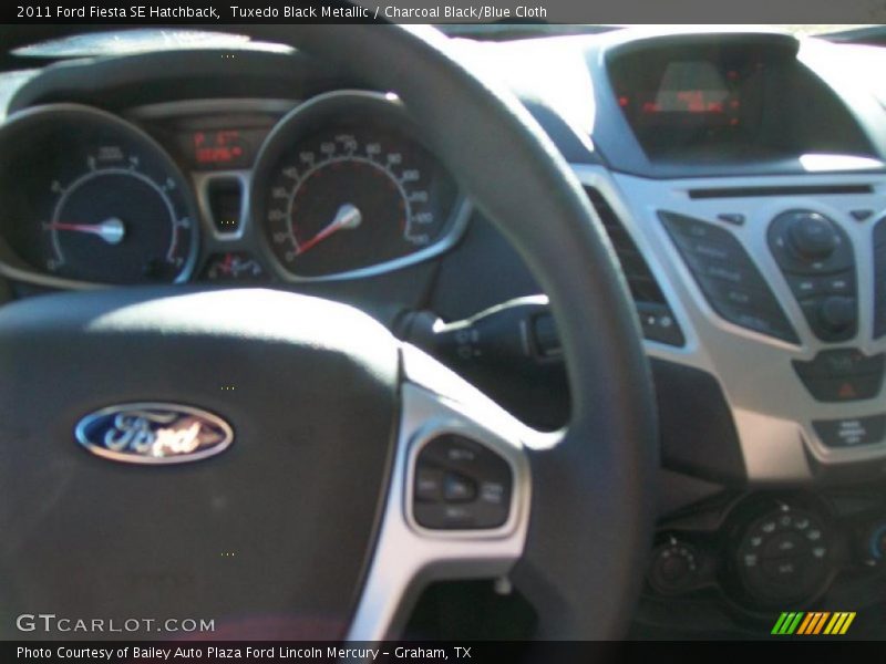 Tuxedo Black Metallic / Charcoal Black/Blue Cloth 2011 Ford Fiesta SE Hatchback