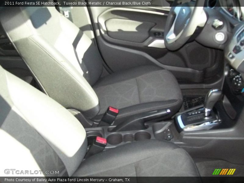 Tuxedo Black Metallic / Charcoal Black/Blue Cloth 2011 Ford Fiesta SE Hatchback
