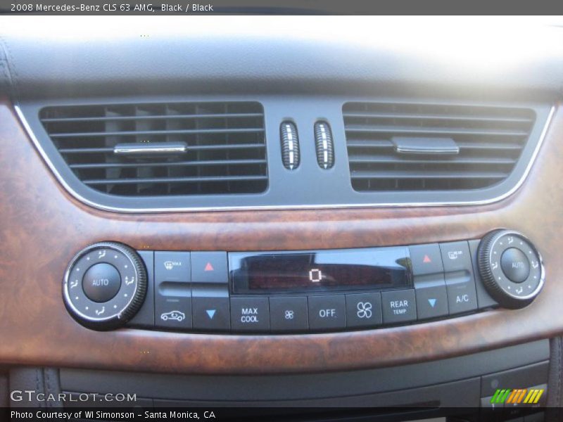 Controls of 2008 CLS 63 AMG