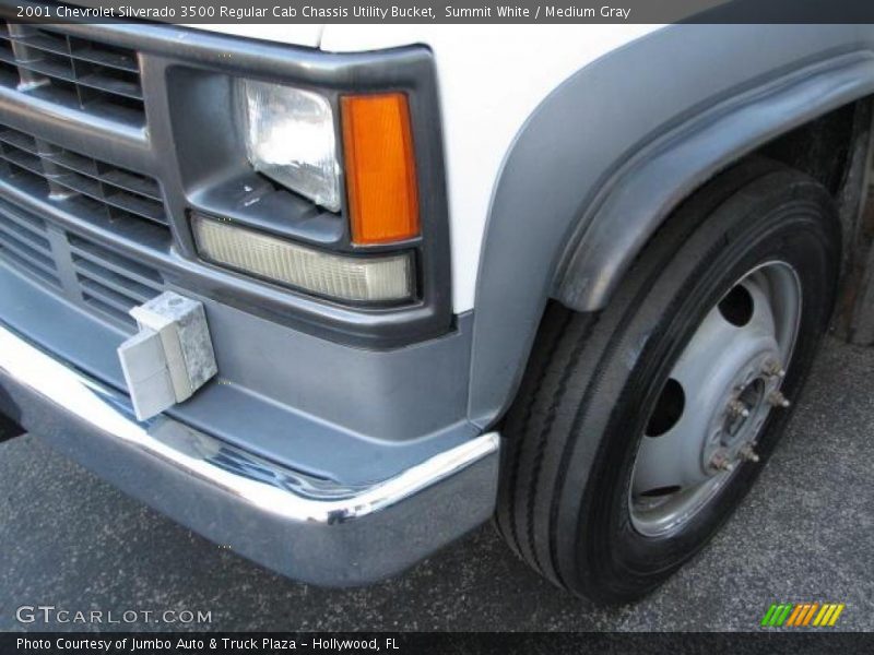 Summit White / Medium Gray 2001 Chevrolet Silverado 3500 Regular Cab Chassis Utility Bucket
