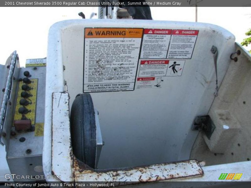 Summit White / Medium Gray 2001 Chevrolet Silverado 3500 Regular Cab Chassis Utility Bucket