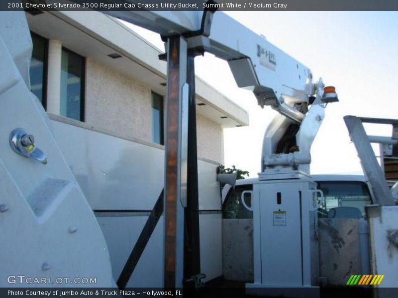Summit White / Medium Gray 2001 Chevrolet Silverado 3500 Regular Cab Chassis Utility Bucket