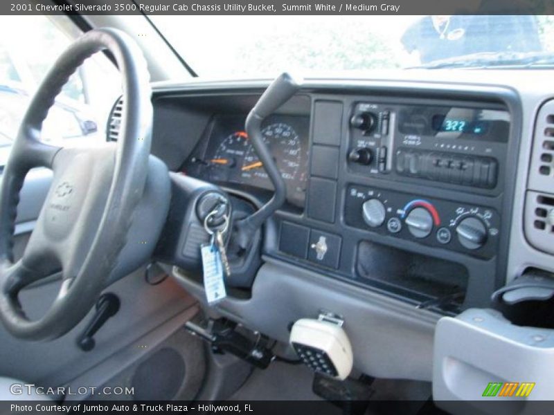 Dashboard of 2001 Silverado 3500 Regular Cab Chassis Utility Bucket