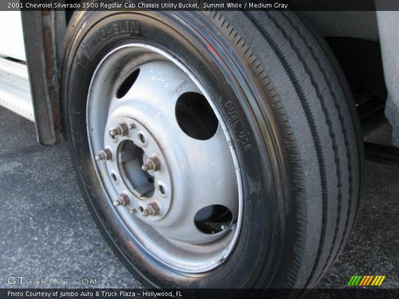 Summit White / Medium Gray 2001 Chevrolet Silverado 3500 Regular Cab Chassis Utility Bucket