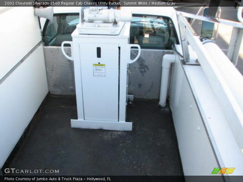Summit White / Medium Gray 2001 Chevrolet Silverado 3500 Regular Cab Chassis Utility Bucket