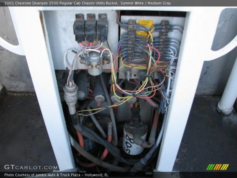 Summit White / Medium Gray 2001 Chevrolet Silverado 3500 Regular Cab Chassis Utility Bucket