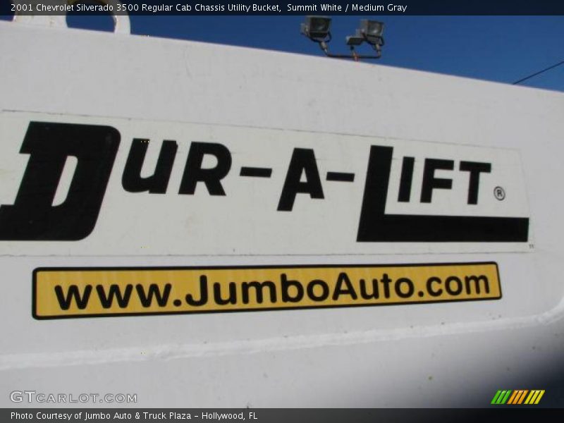 Summit White / Medium Gray 2001 Chevrolet Silverado 3500 Regular Cab Chassis Utility Bucket