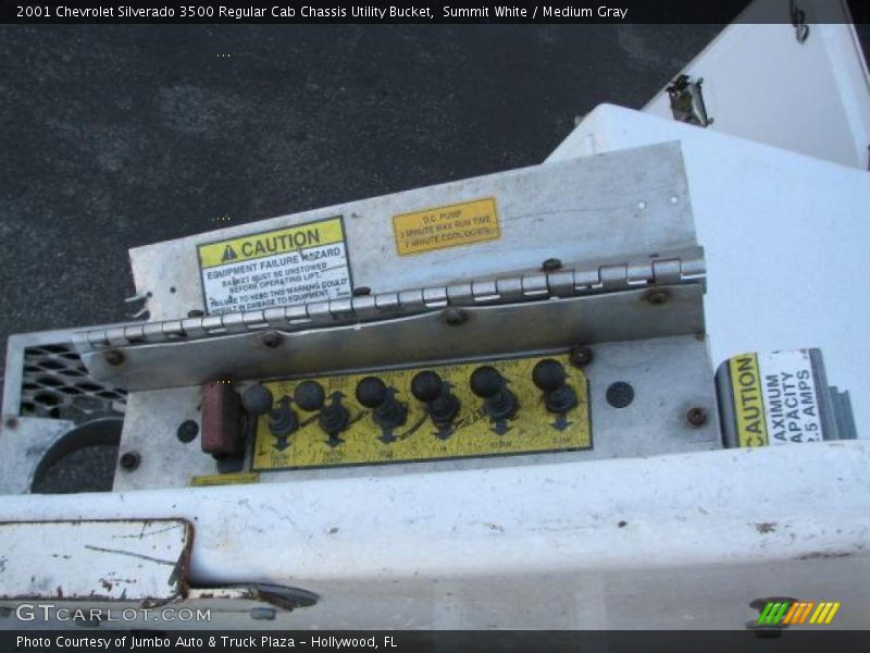 Summit White / Medium Gray 2001 Chevrolet Silverado 3500 Regular Cab Chassis Utility Bucket