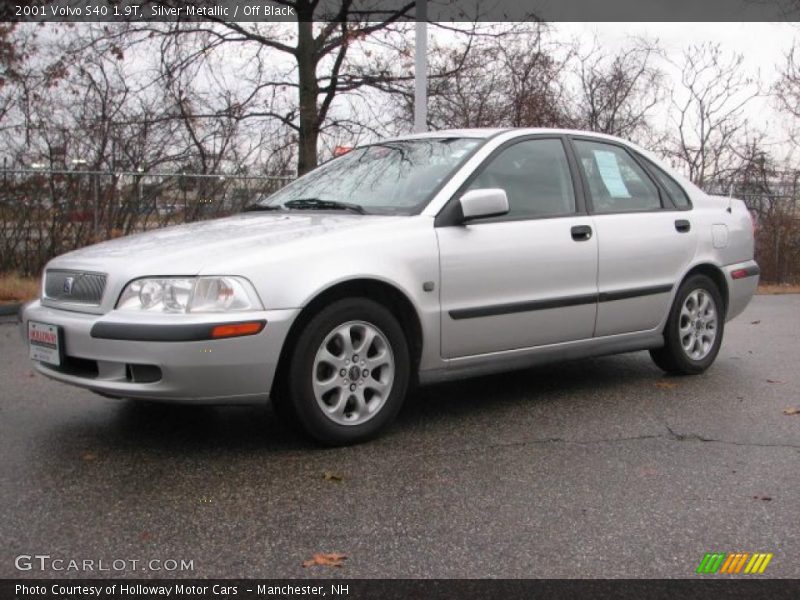 Front 3/4 View of 2001 S40 1.9T