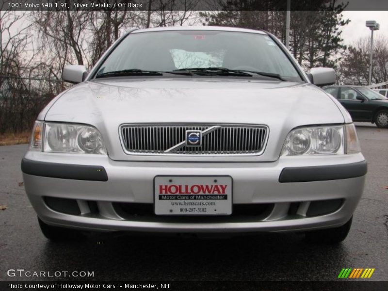 Silver Metallic / Off Black 2001 Volvo S40 1.9T