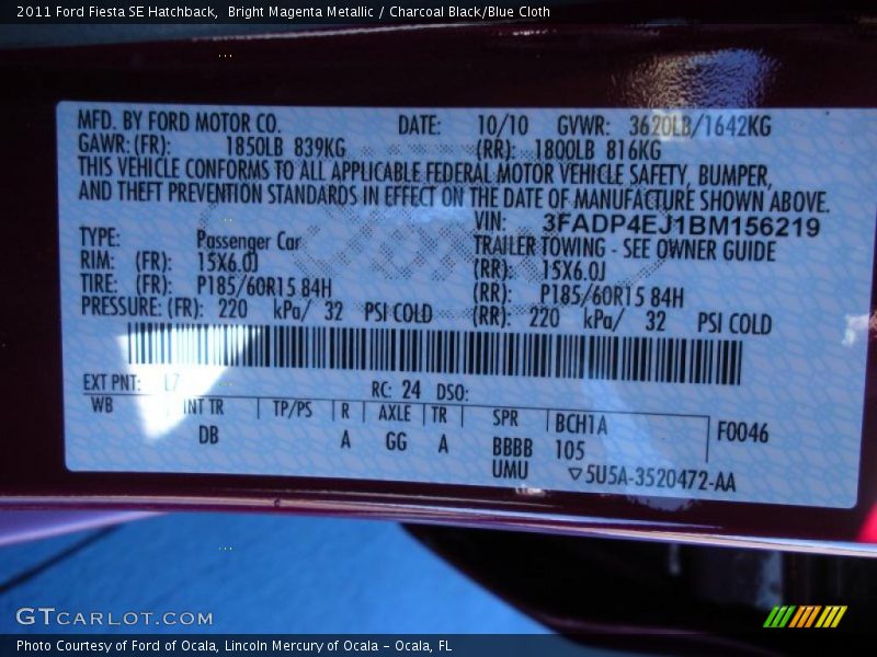 Bright Magenta Metallic / Charcoal Black/Blue Cloth 2011 Ford Fiesta SE Hatchback