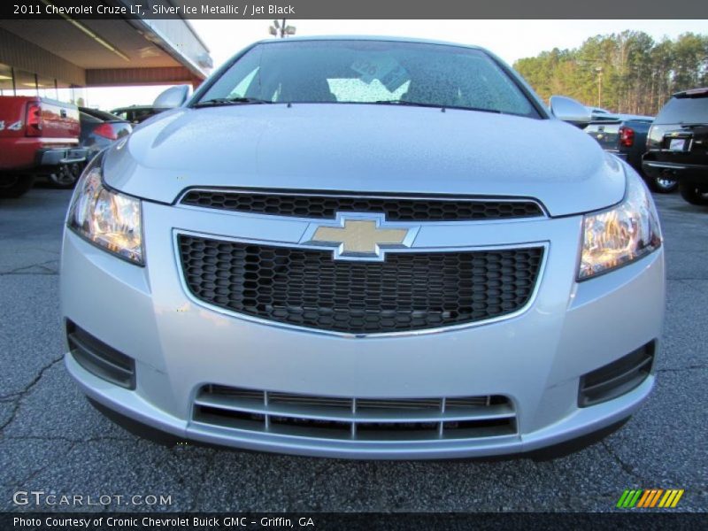 Silver Ice Metallic / Jet Black 2011 Chevrolet Cruze LT