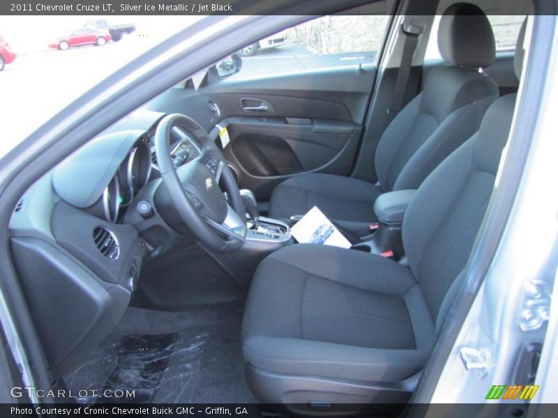 Silver Ice Metallic / Jet Black 2011 Chevrolet Cruze LT