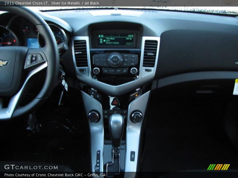 Silver Ice Metallic / Jet Black 2011 Chevrolet Cruze LT