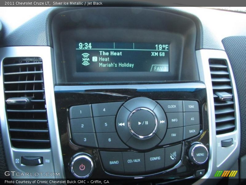 Silver Ice Metallic / Jet Black 2011 Chevrolet Cruze LT