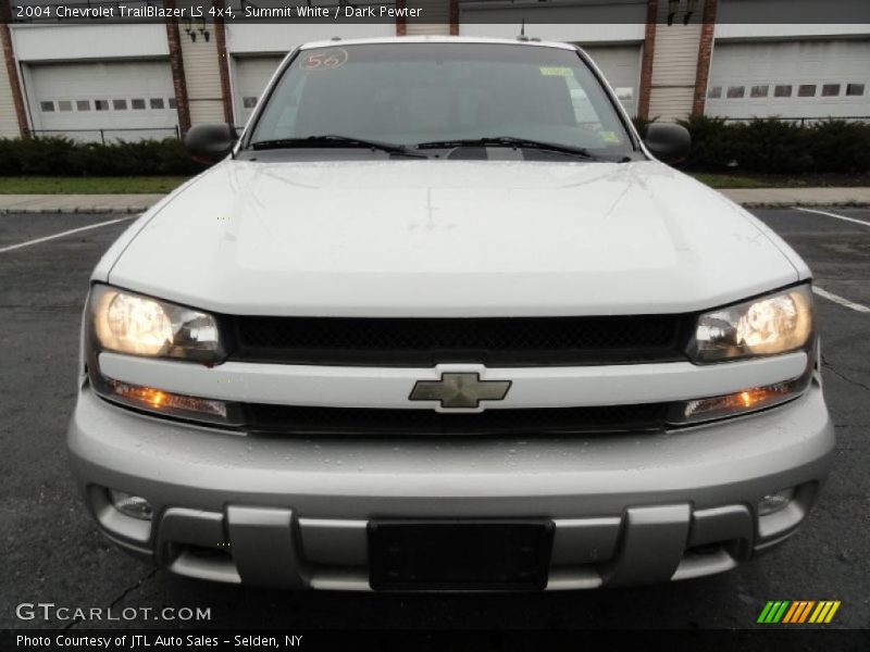 Summit White / Dark Pewter 2004 Chevrolet TrailBlazer LS 4x4