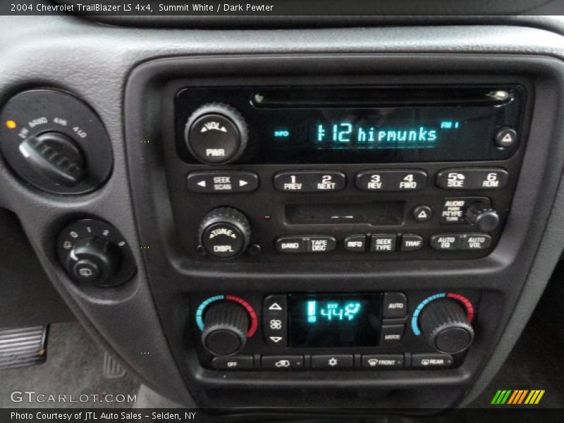 Summit White / Dark Pewter 2004 Chevrolet TrailBlazer LS 4x4