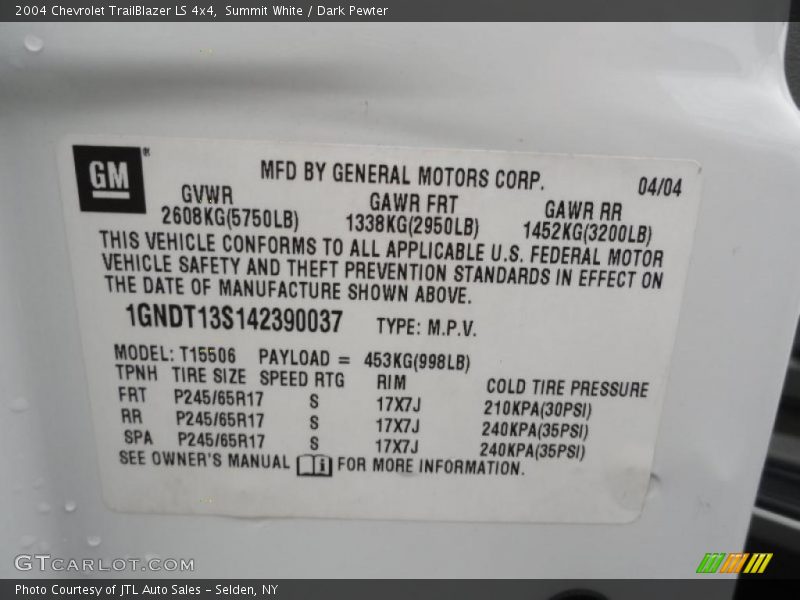 Summit White / Dark Pewter 2004 Chevrolet TrailBlazer LS 4x4