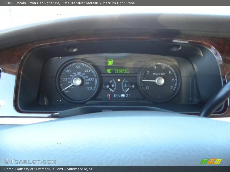  2007 Town Car Signature Signature Gauges
