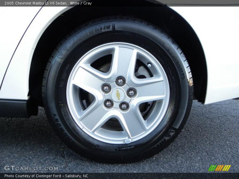 White / Gray 2005 Chevrolet Malibu LS V6 Sedan