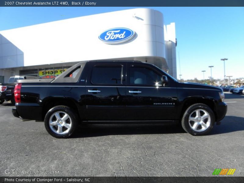 Black / Ebony 2007 Chevrolet Avalanche LTZ 4WD
