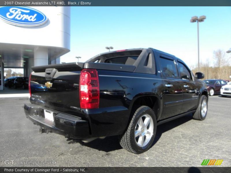 Black / Ebony 2007 Chevrolet Avalanche LTZ 4WD