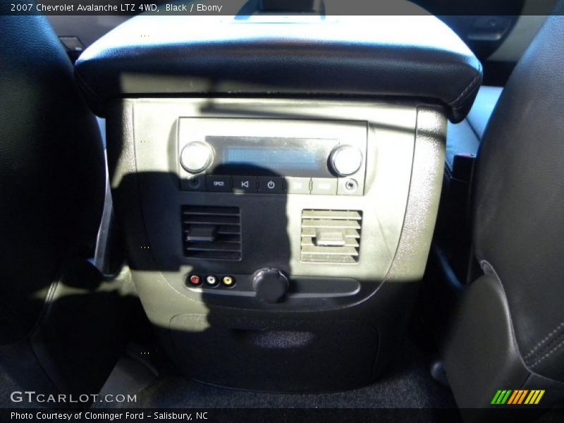 Black / Ebony 2007 Chevrolet Avalanche LTZ 4WD