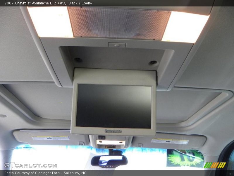 Black / Ebony 2007 Chevrolet Avalanche LTZ 4WD