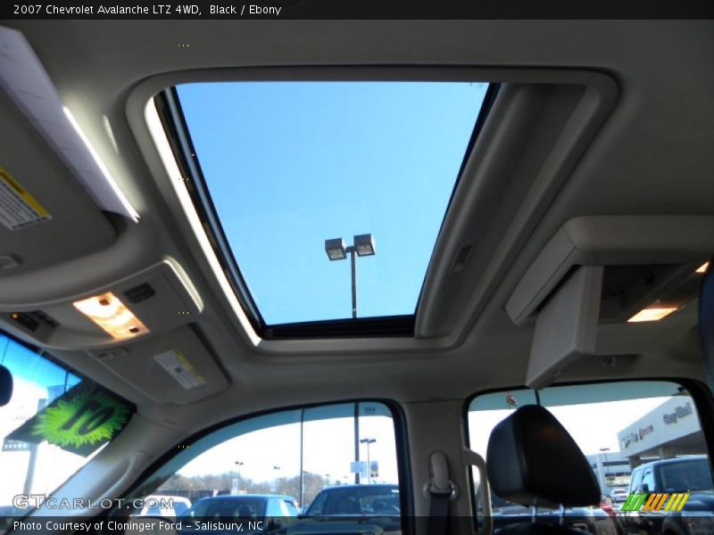 Black / Ebony 2007 Chevrolet Avalanche LTZ 4WD