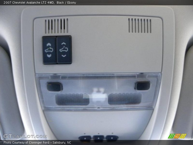 Black / Ebony 2007 Chevrolet Avalanche LTZ 4WD
