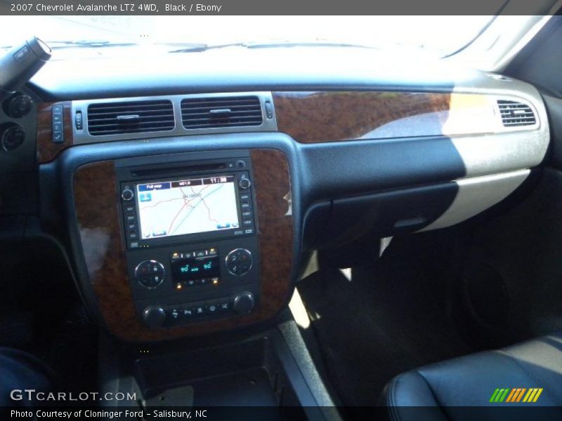 Black / Ebony 2007 Chevrolet Avalanche LTZ 4WD