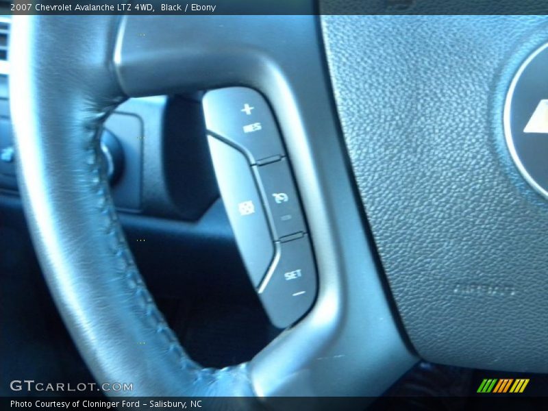 Black / Ebony 2007 Chevrolet Avalanche LTZ 4WD