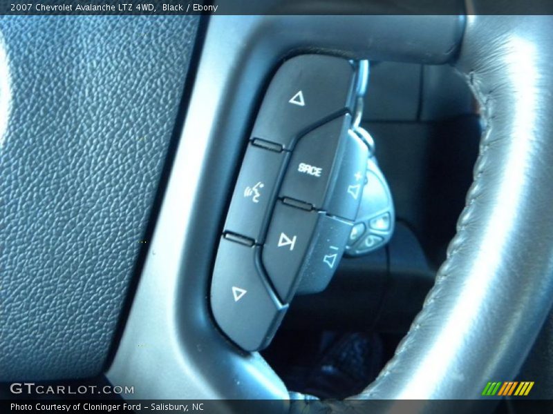 Black / Ebony 2007 Chevrolet Avalanche LTZ 4WD